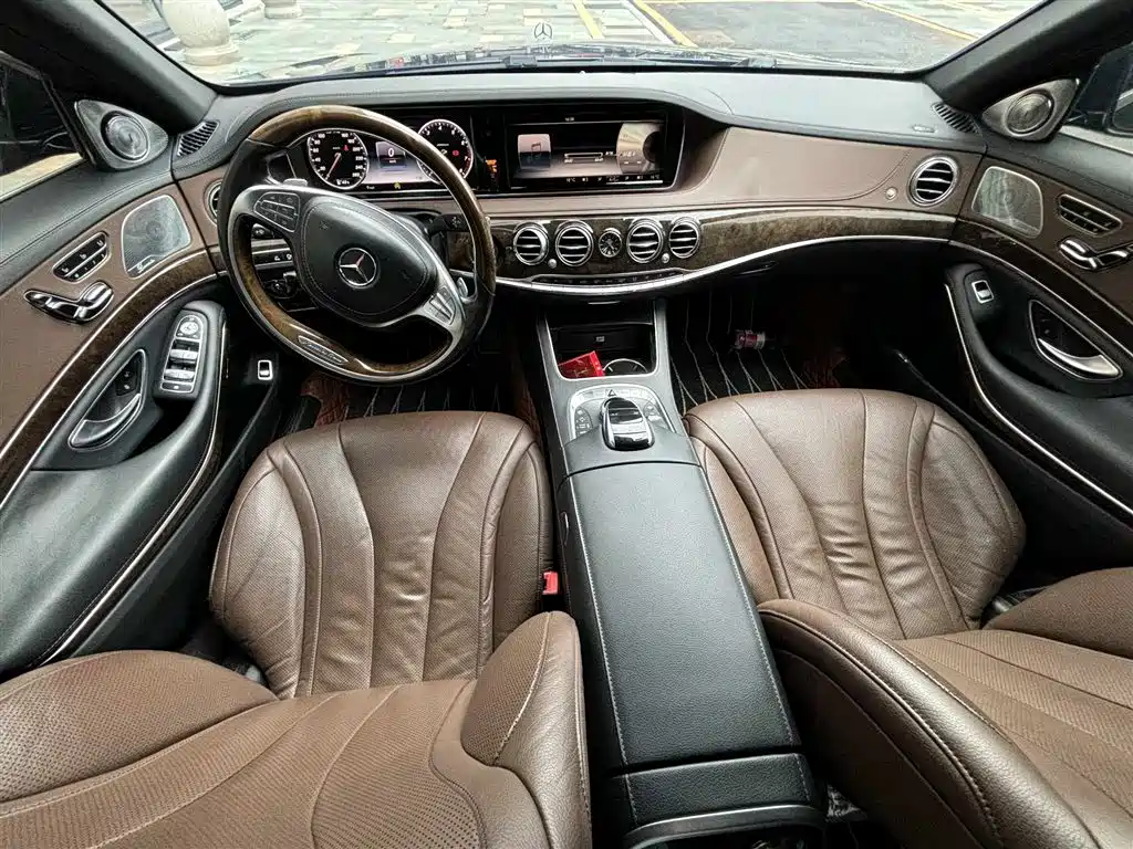 Maybach S-Class S 400 4 MATIC