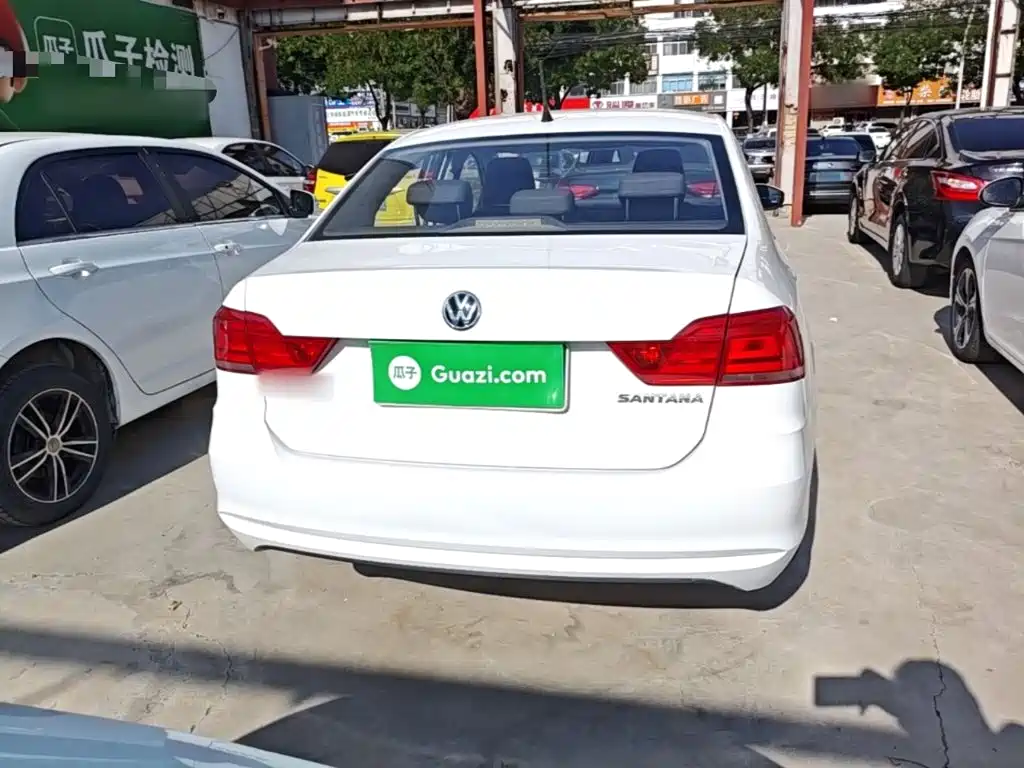 Santana 1.5 L Manual Style