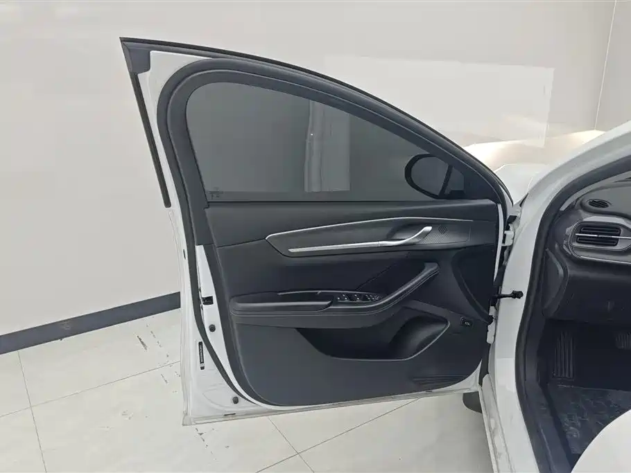 Destroyer 05 Glory DM-i 55 KM Luxury