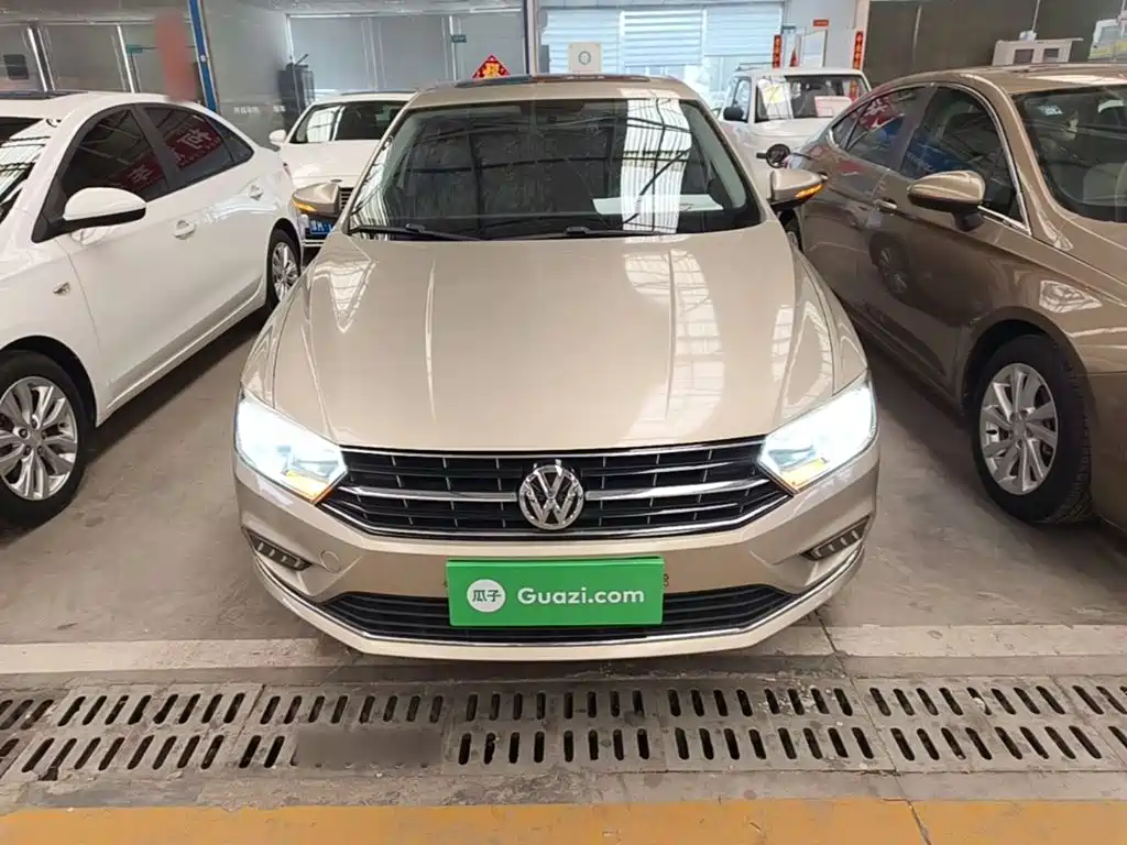 Bora 1.6 L Auto Comfort