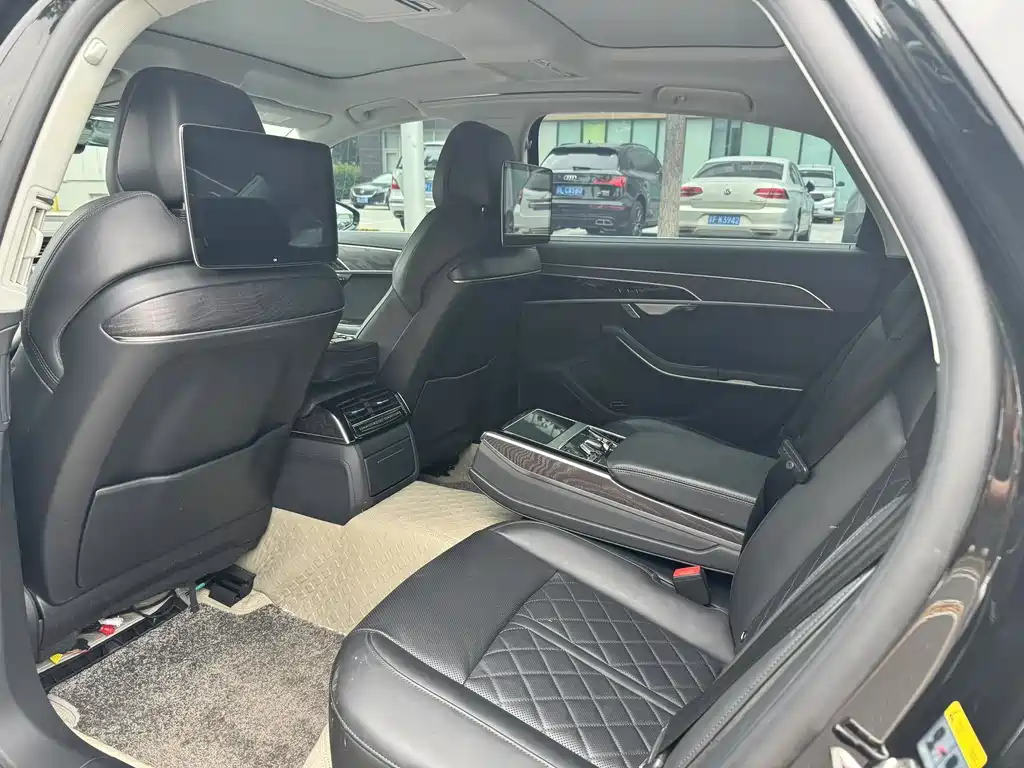Audi A8 A8 L 50 TFSI quattro Select
