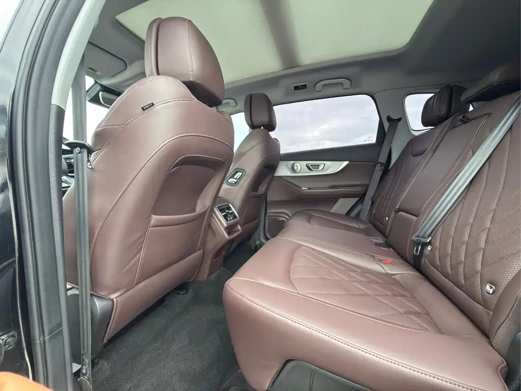 Tiggo 8 PRO 290 T 2 WD Ocean 5-seat