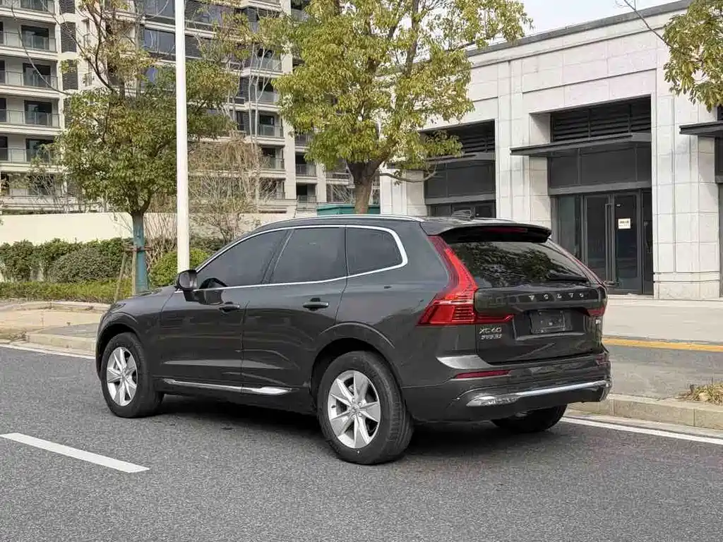 Volvo XC60 B5 4 WD Smart Ease Luxury