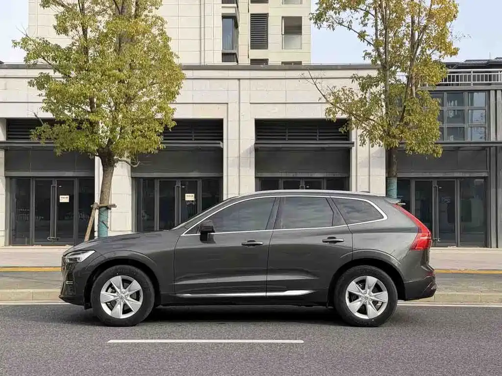 Volvo XC60 B5 4 WD Smart Ease Luxury