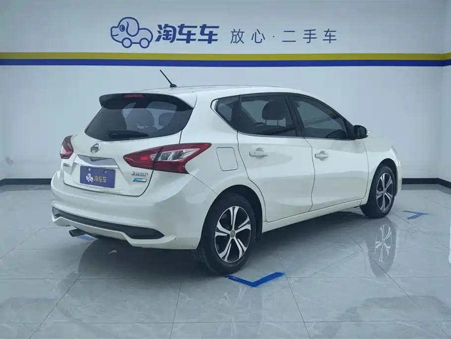Tiida 1.6 L CVT Smart Enjoyment CN-VI
