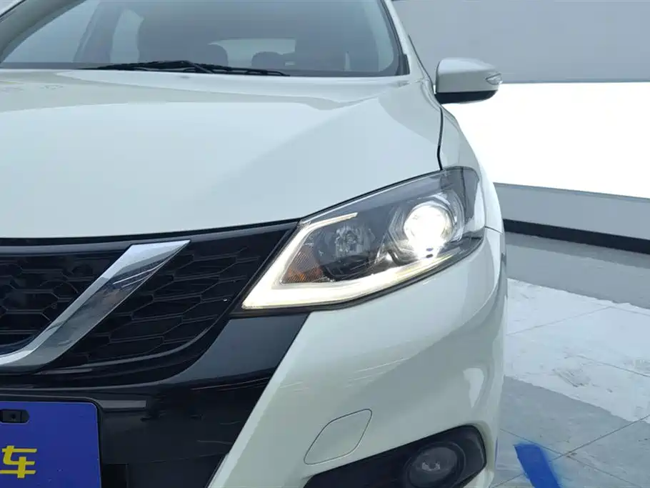 Tiida 1.6 L CVT Smart Enjoyment CN-VI