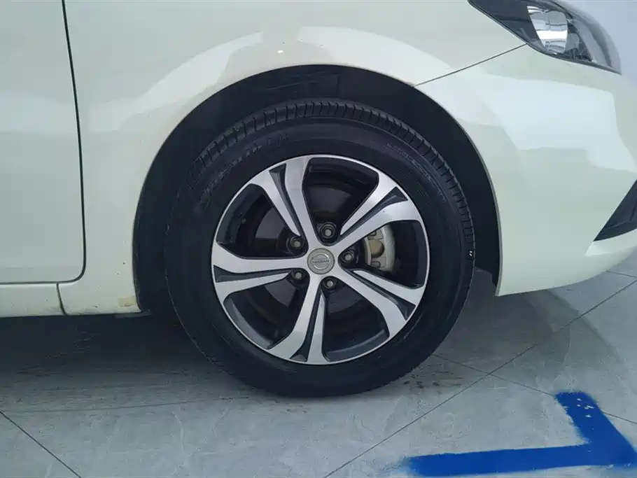 Tiida 1.6 L CVT Smart Enjoyment CN-VI