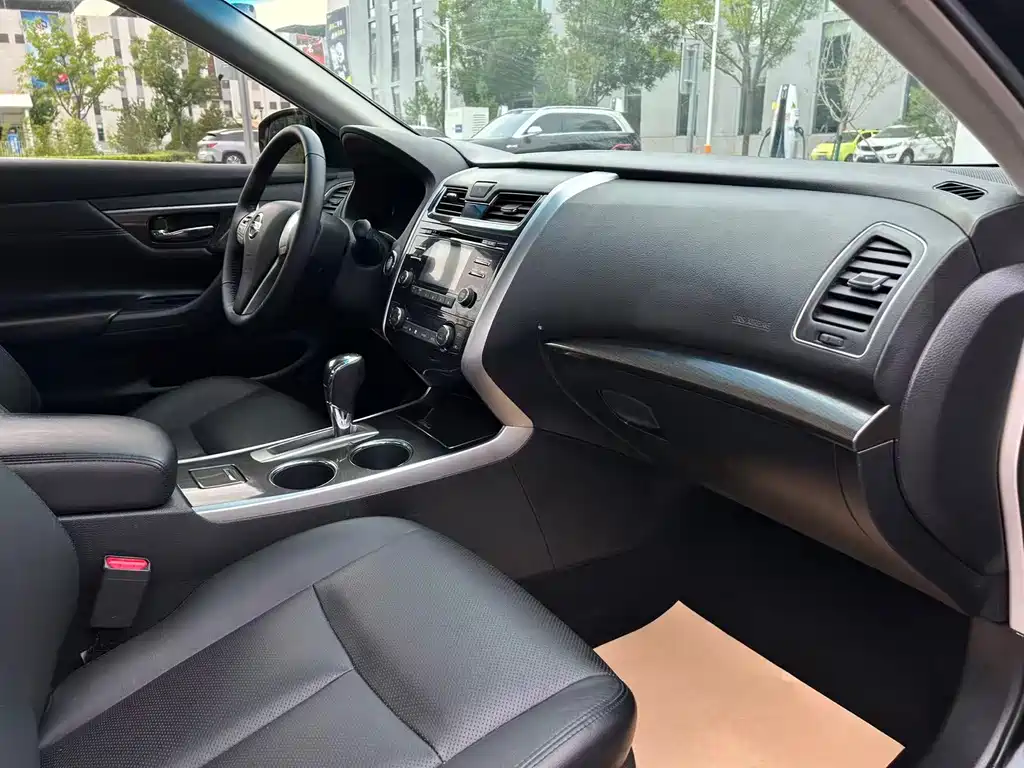 Teana 2.0 L XL Comfort