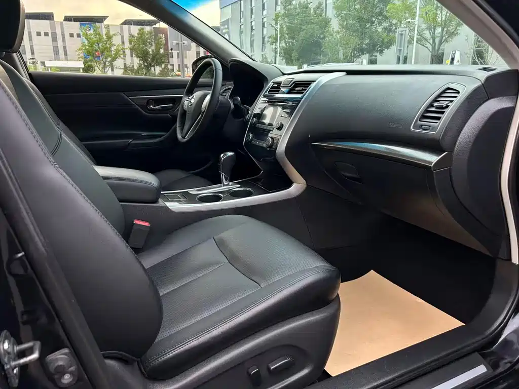 Teana 2.0 L XL Comfort