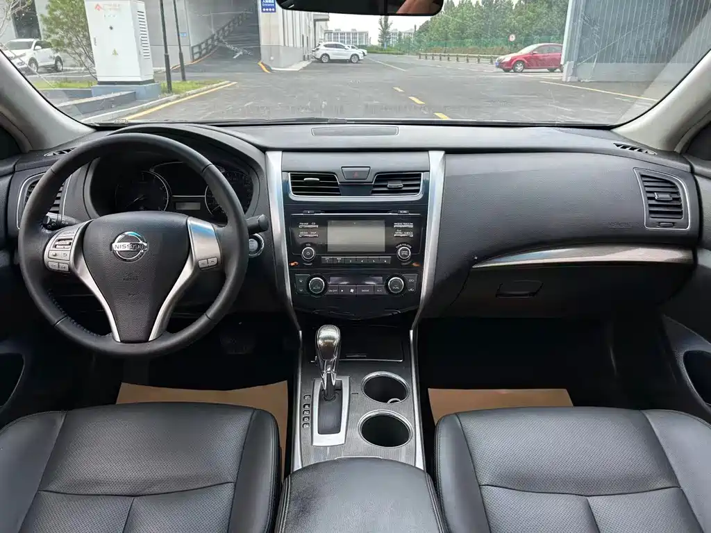 Teana 2.0 L XL Comfort