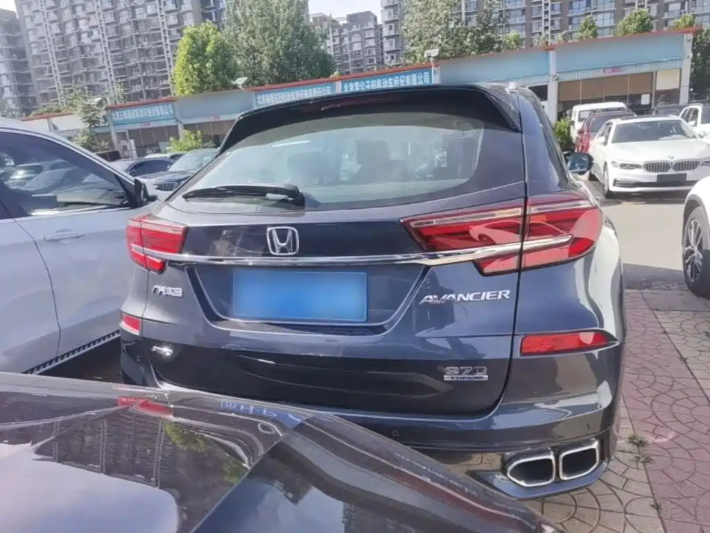 Avancier 370 TURBO 4 WD Premium