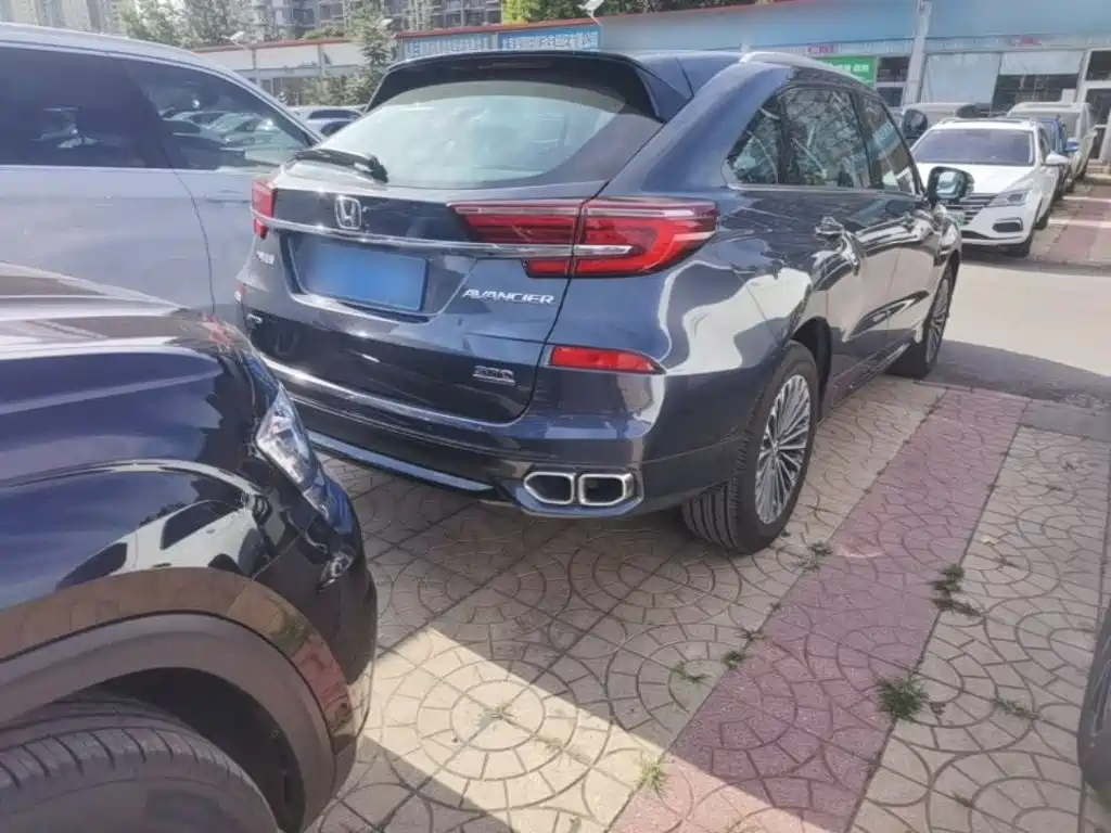 Avancier 370 TURBO 4 WD Premium
