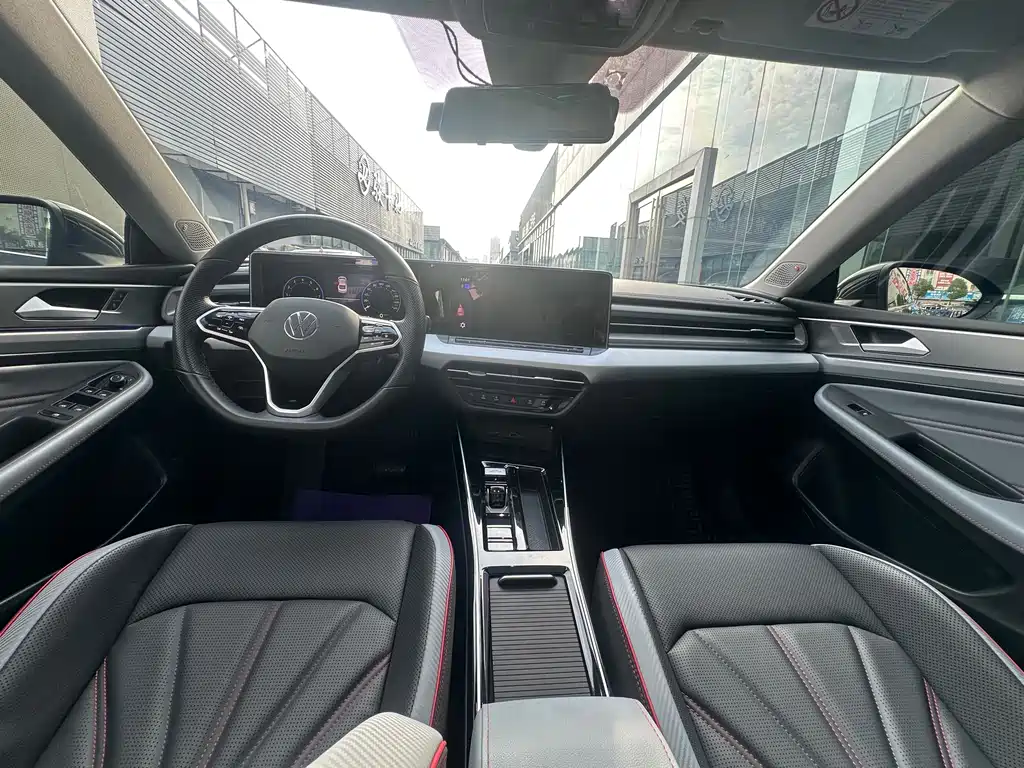 Lamando Lamando L 280 TSI DSG Super Hot Flagship
