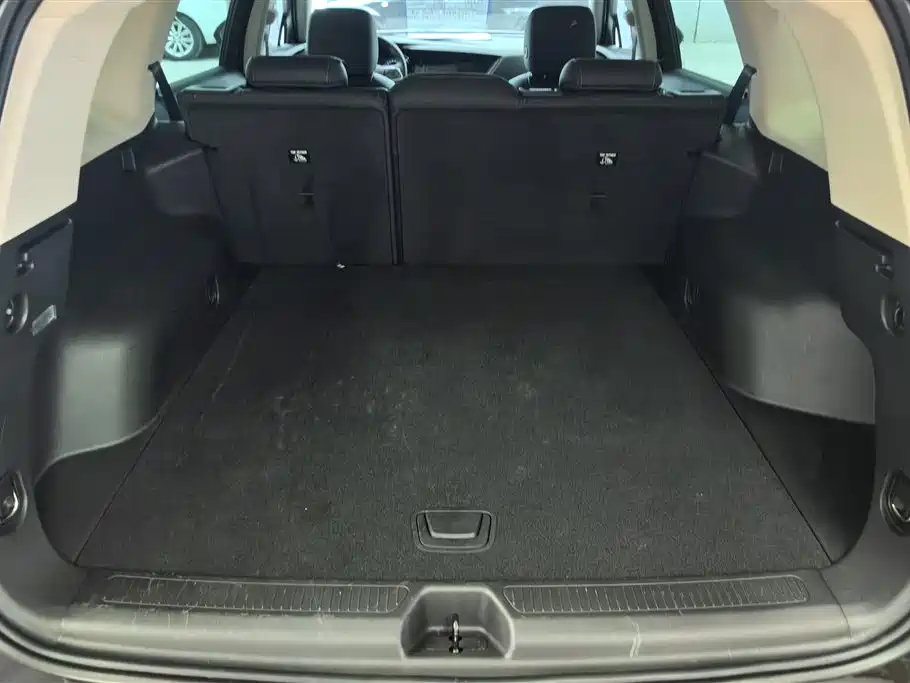 Envision Plus Envision Plus 652 T 5-seat Luxury