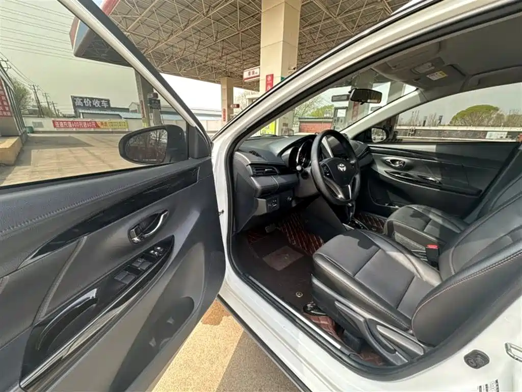 YARiS L Zhixuan Zhixuan X 1.5 L CVT Luxury PLUS