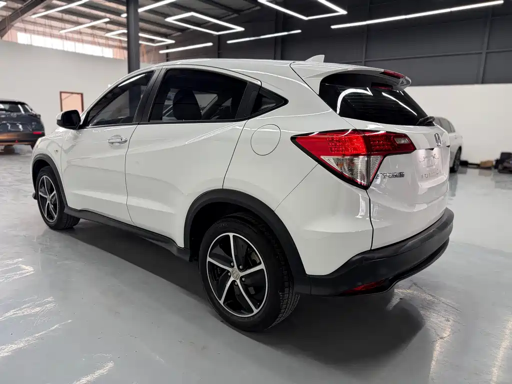 Vezel 1.5 L CVT Pioneer