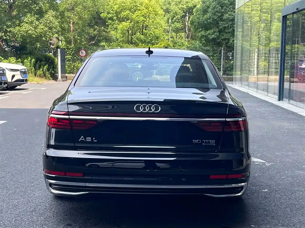 Audi A8 A8 L 50 TFSI quattro Select