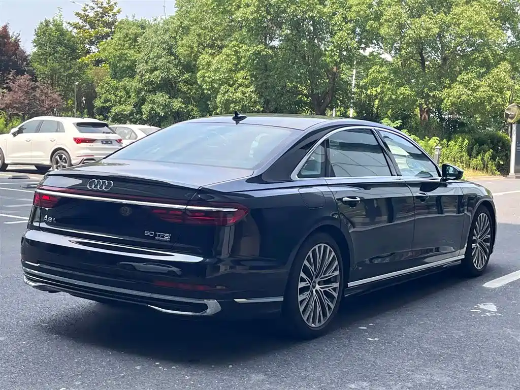Audi A8 A8 L 50 TFSI quattro Select