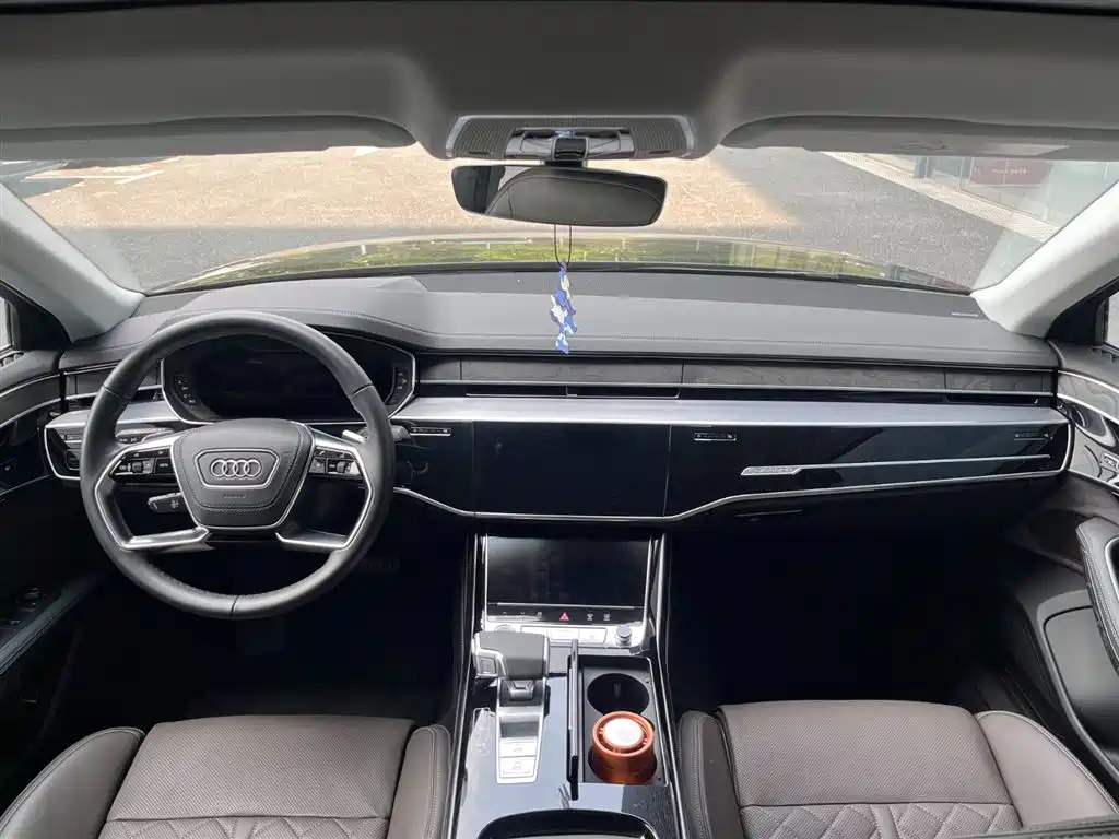 Audi A8 A8 L 50 TFSI quattro Select