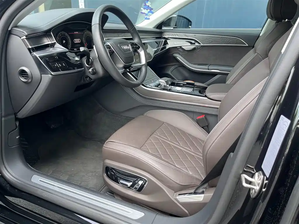 Audi A8 A8 L 50 TFSI quattro Select