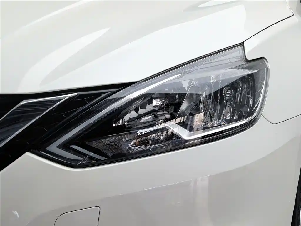 Sylphy Classic 1.6 XE CVT Comfort