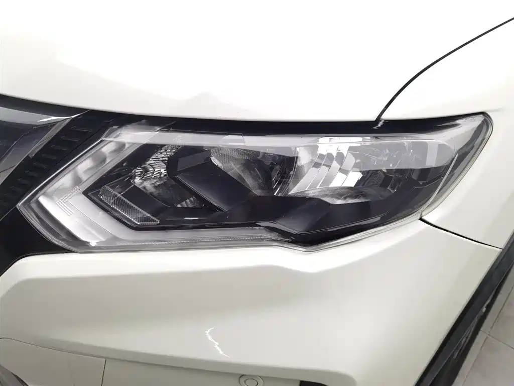 X-Trail 2.5 L CVT Connected Luxury 4 WD