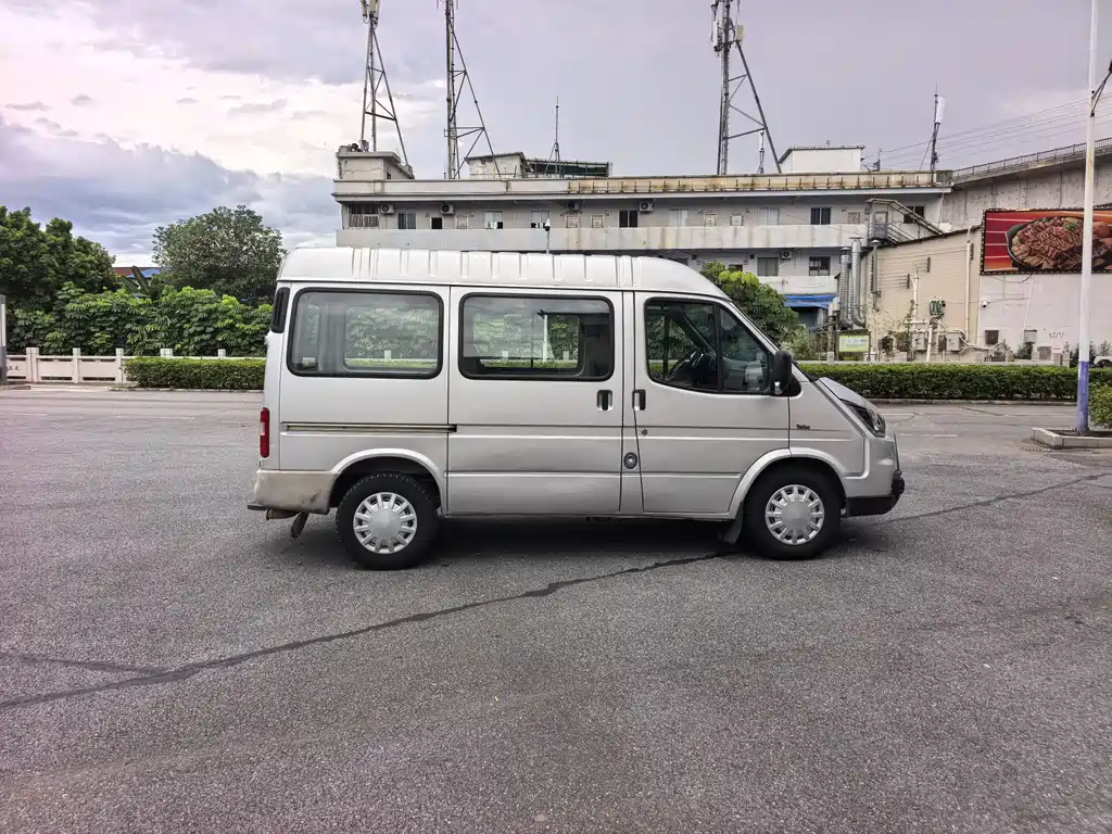 Transit Custom 特顺 2017款 2.8 T商务型短轴中顶7/8座JX493