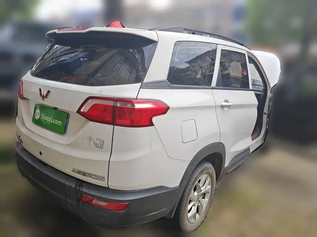 Wuling Hongguang S3 1.5 L Manual Standard CN-VI