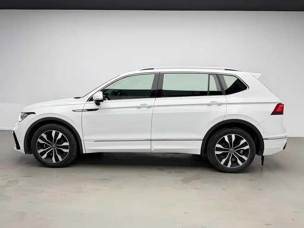 Tiguan L 330 TSI Auto 2 WD R-Line Premium