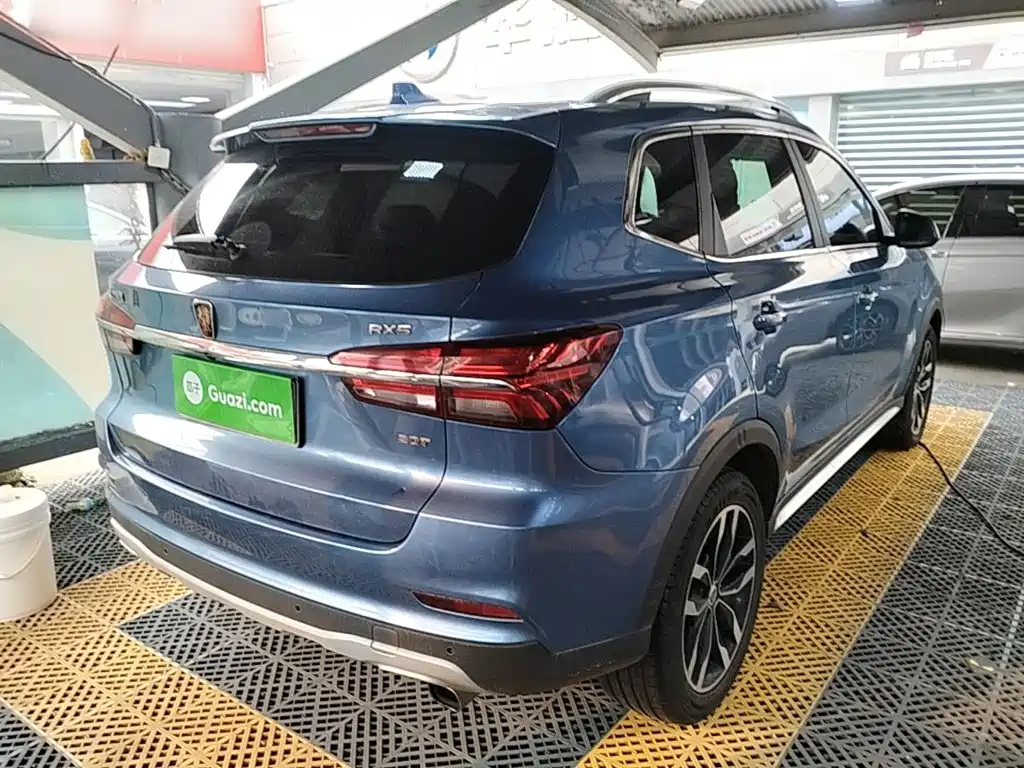 Roewe RX5 20 T 2 WD Auto Internet Smart Enjoyment