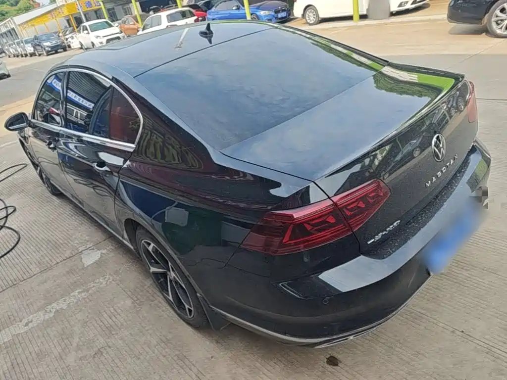 Magotan 200 10 K Commemorative 380 TSI DSG Flagship