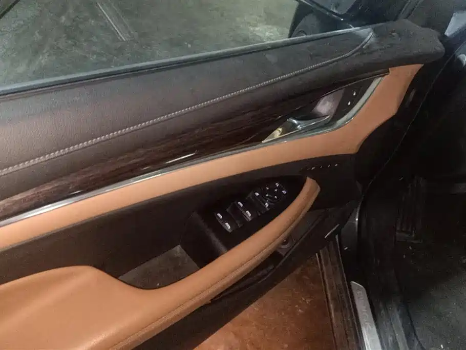 LaCrosse 28 T Luxury