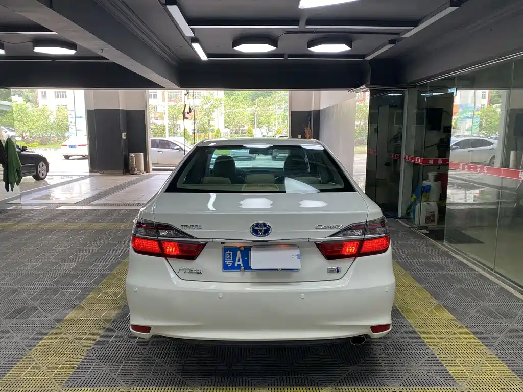 Camry Dual Engine 2.5 HG Luxury Navigation