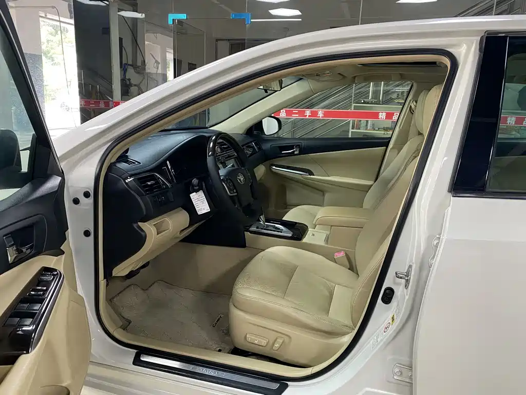 Camry Dual Engine 2.5 HG Luxury Navigation