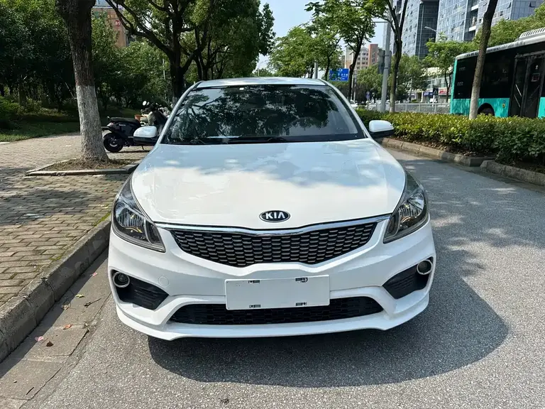 Kia K2 Sedan 1.4 L AT GLS