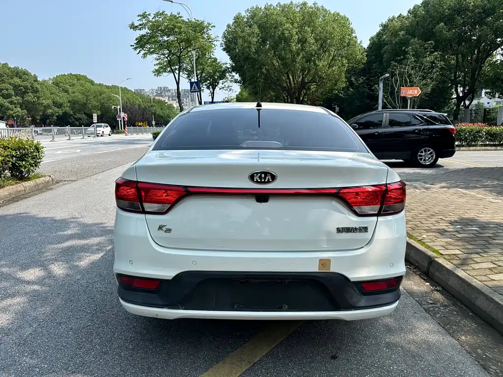 Kia K2 Sedan 1.4 L AT GLS