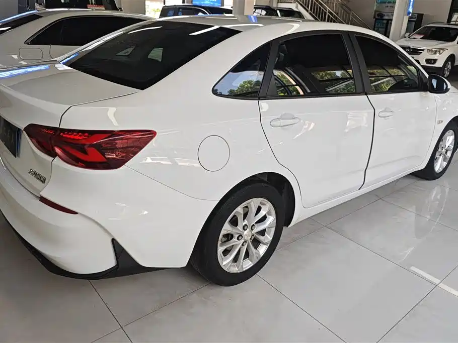 Monza 1.5 L DCT WOW Value Enjoyment