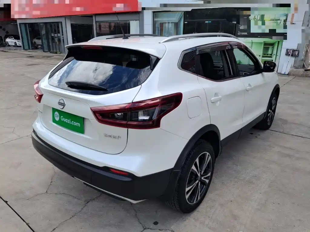 Qashqai Classic 2.0 L CVT XV+ Leading