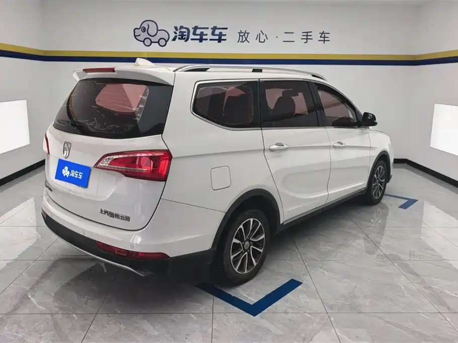 Baojun 730 1.5 T Manual Luxury 7-seat