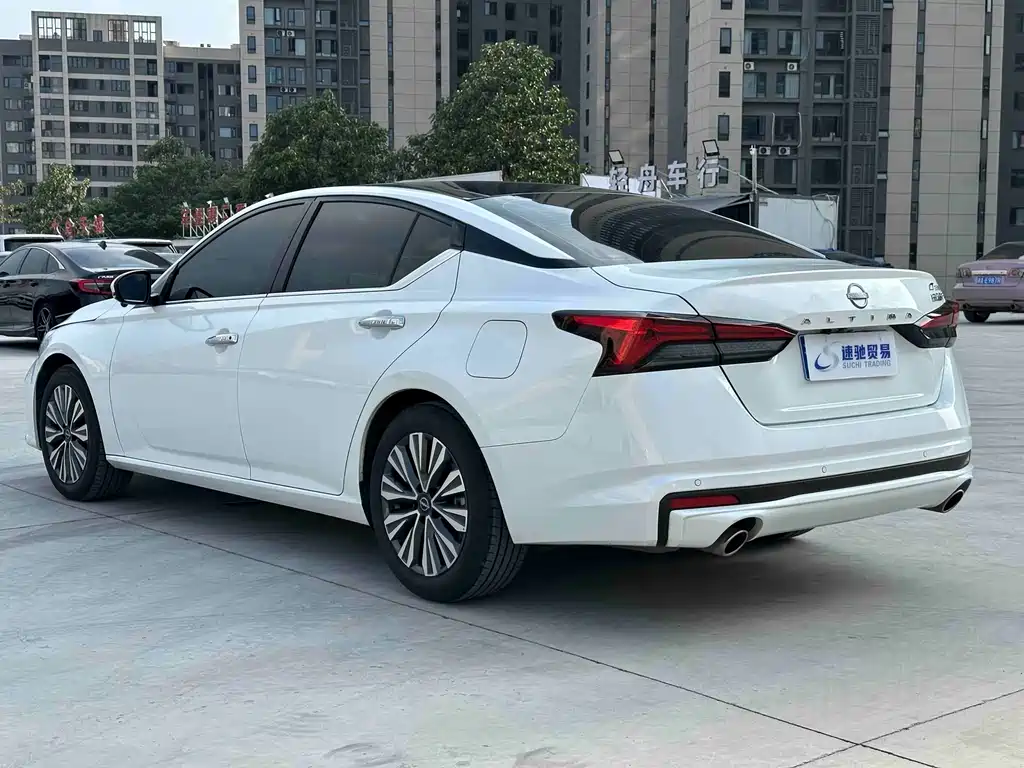 Teana 2.0 L XL-TLS Joy