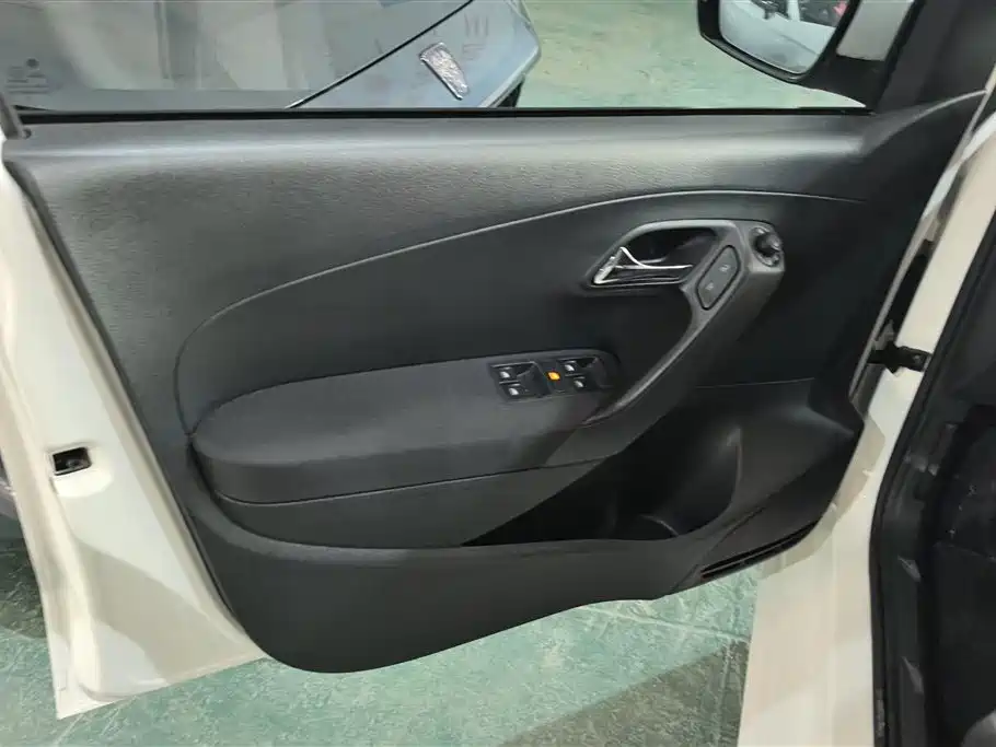 Polo 1.5 L Auto Safe Enjoyment