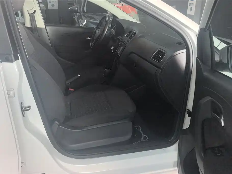 Polo 1.5 L Auto Safe Enjoyment