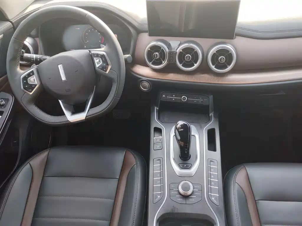 WEY VV5 魏牌 VV5 2021款 1.5 T 两驱潮先锋