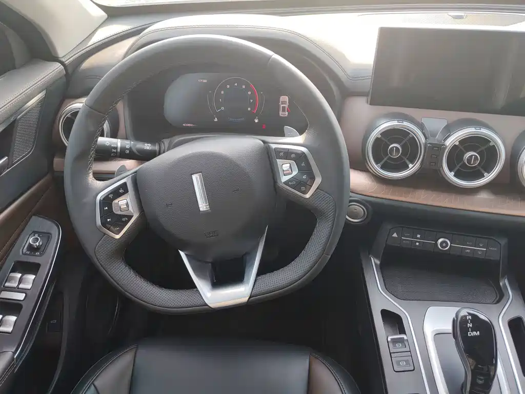 WEY VV5 魏牌 VV5 2021款 1.5 T 两驱潮先锋