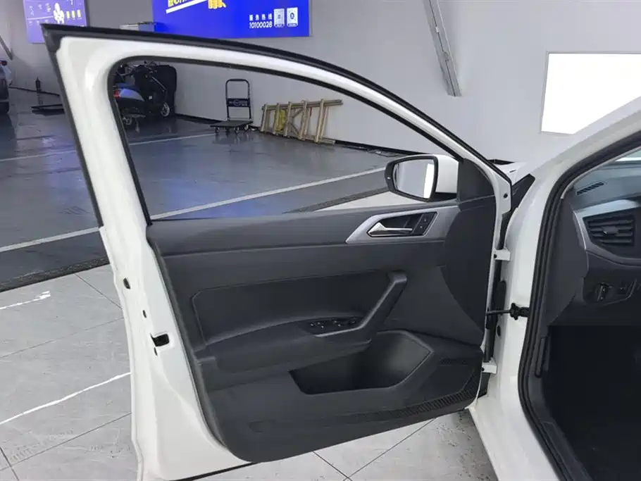 Polo Plus 1.5 L Auto Panoramic Pleasure