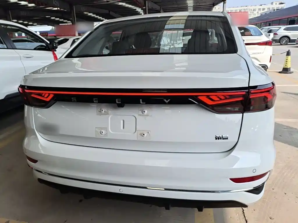 Emgrand 帝豪 2026款 400万纪念款 1.5 L CVT超越型