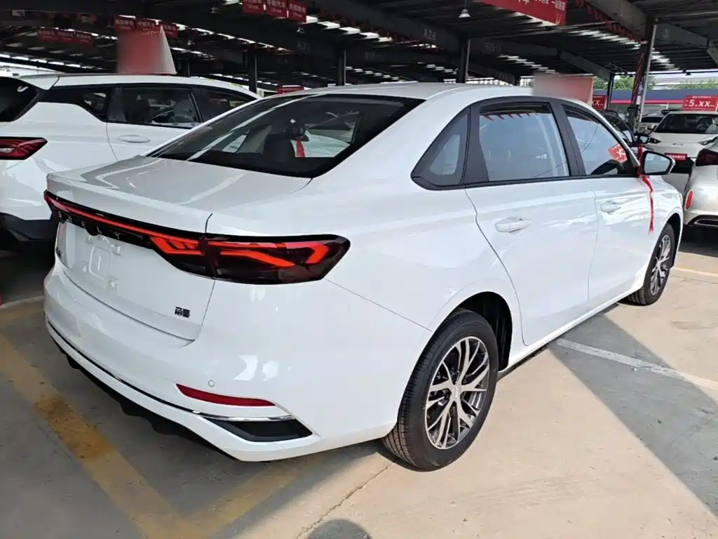 Emgrand 帝豪 2026款 400万纪念款 1.5 L CVT超越型