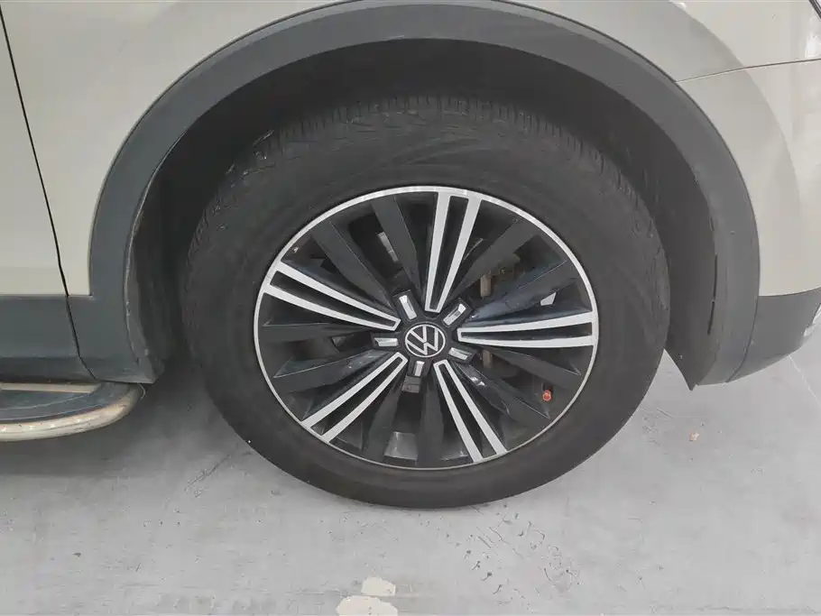 Tiguan L 330 TSI Auto 2 WD Comfort Enjoyment