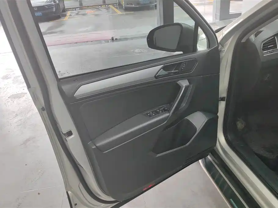 Tiguan L 330 TSI Auto 2 WD Comfort Enjoyment