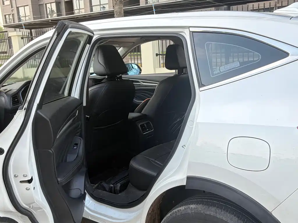 Haval F7 2.0 T 2 WD i CN-V